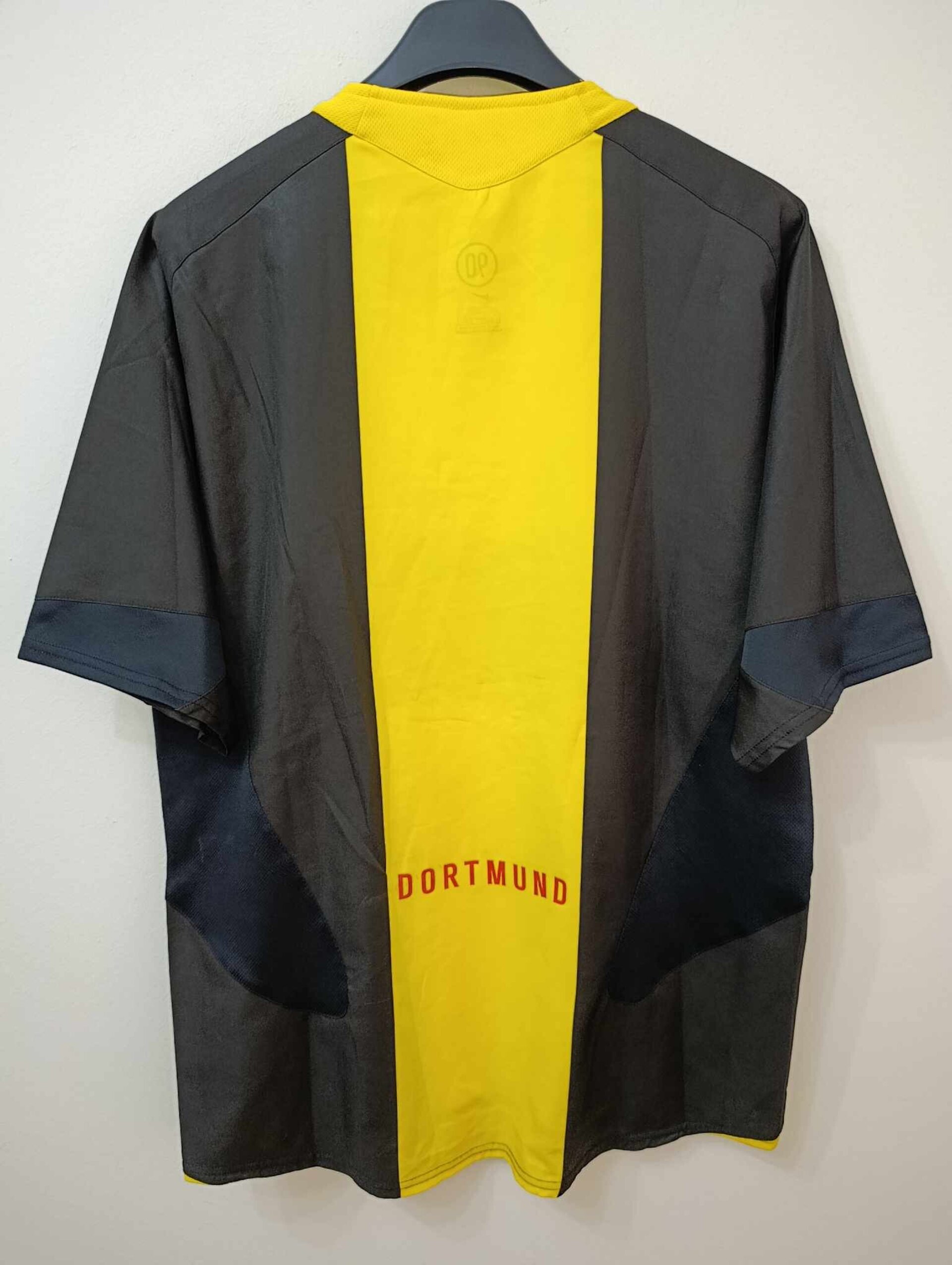 BORUSSIA DORTMUND 2005-2006 Total 90 M - 6