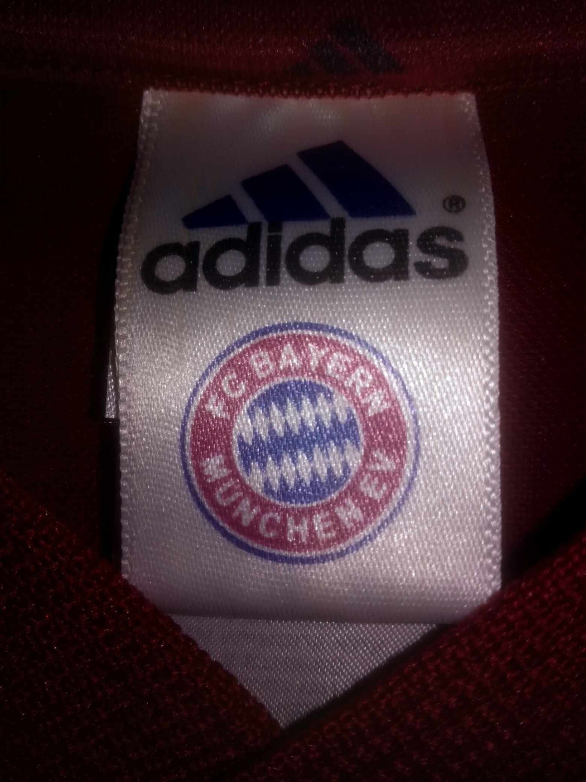 BAYERN MUNICH 2001-2002 S - 2