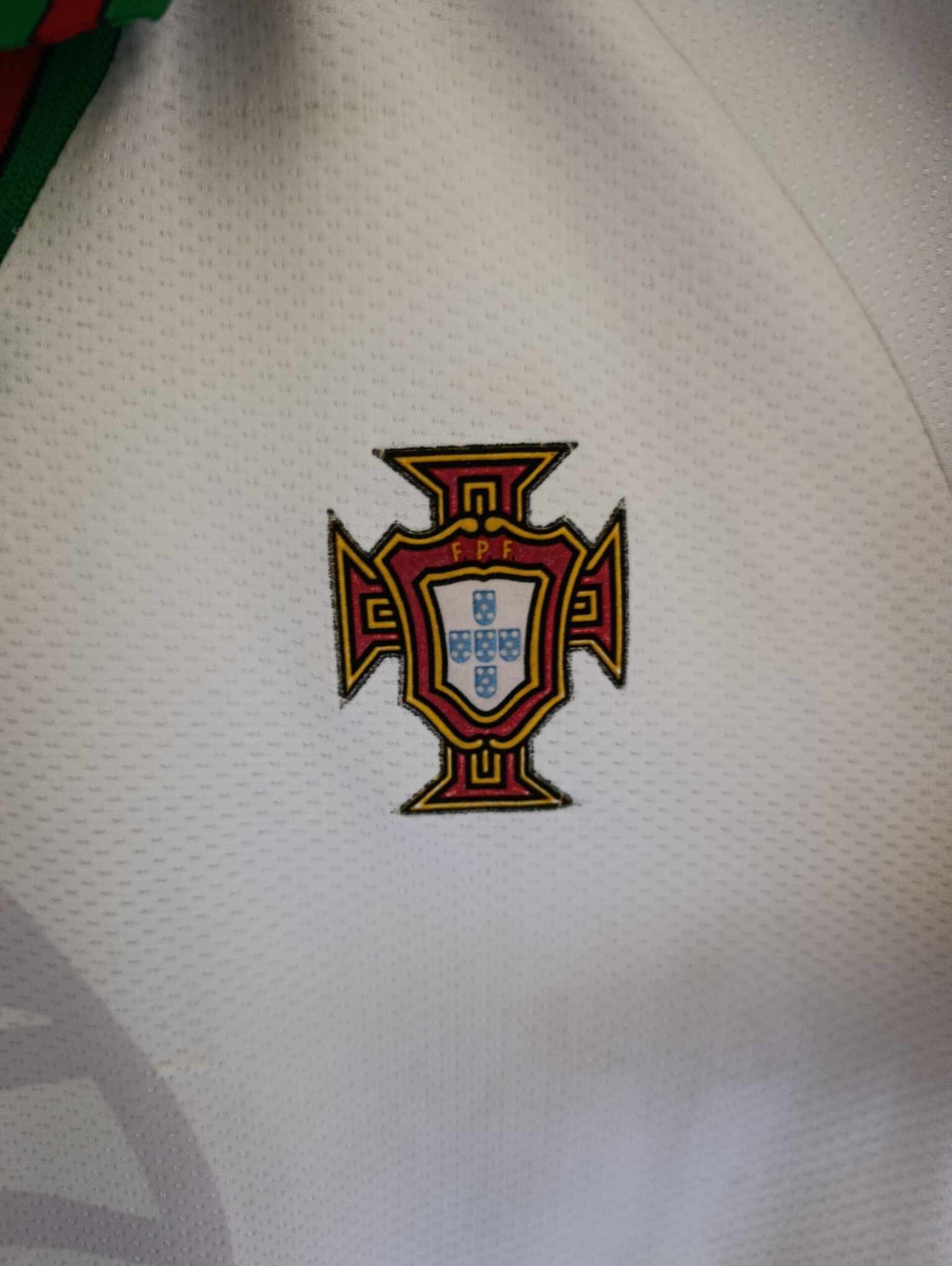 PORTUGAL 1996 away M - 4