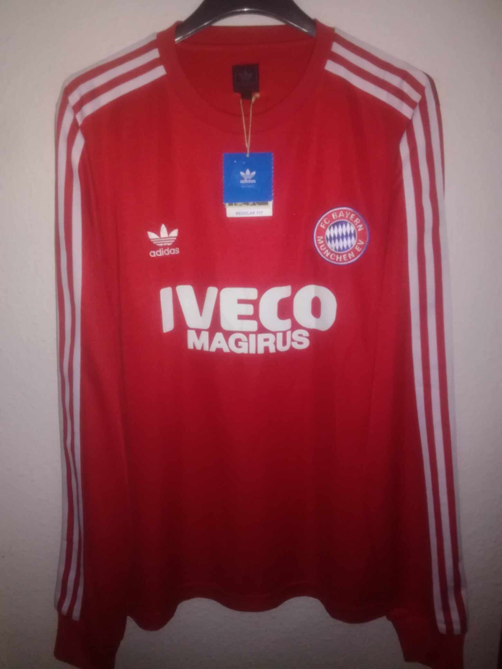 BAYERN MUNICH Adidas Originals BNWT L - 1