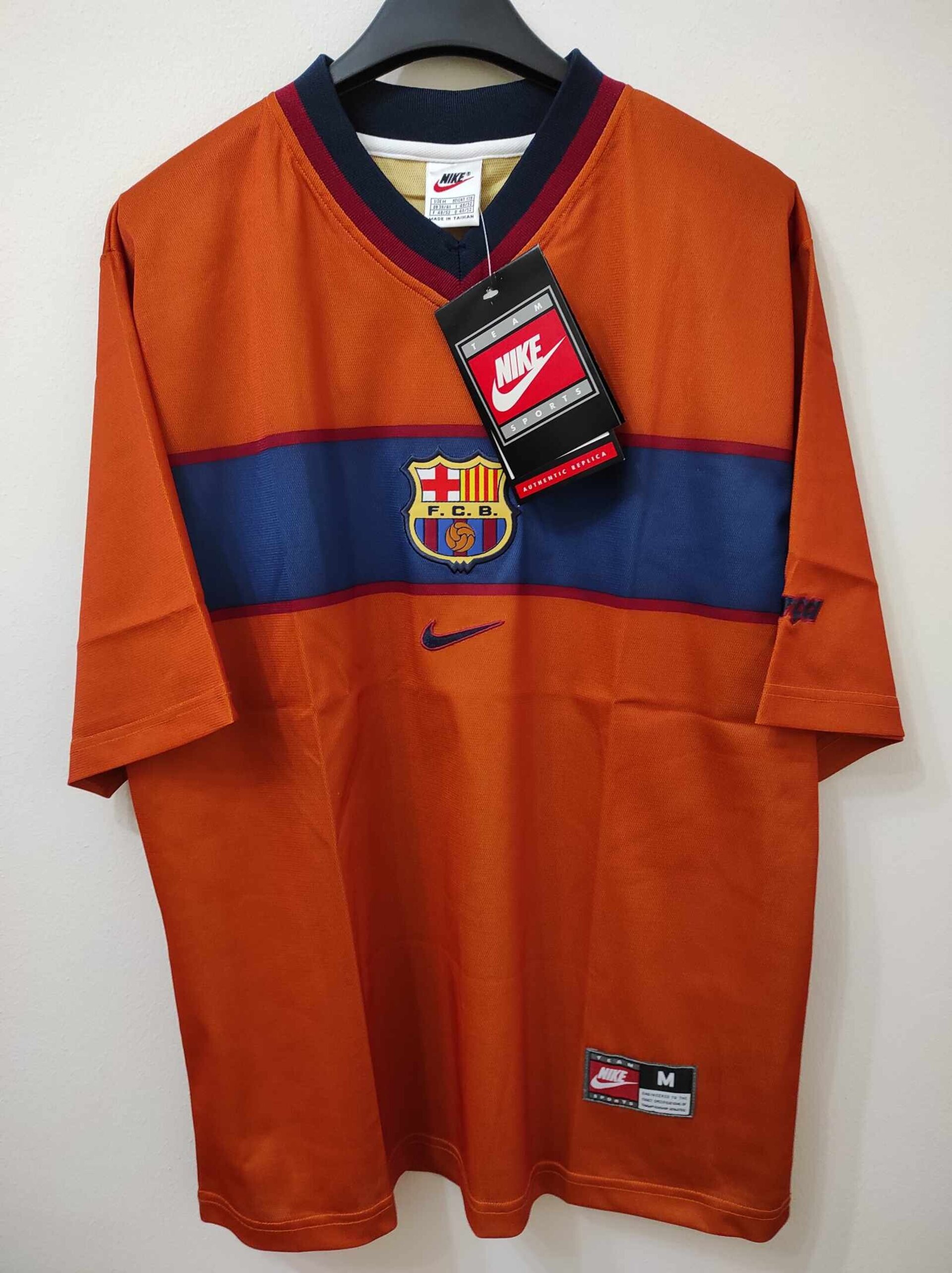 FC BARCELONA 1998-1999 BNWT away M - 1