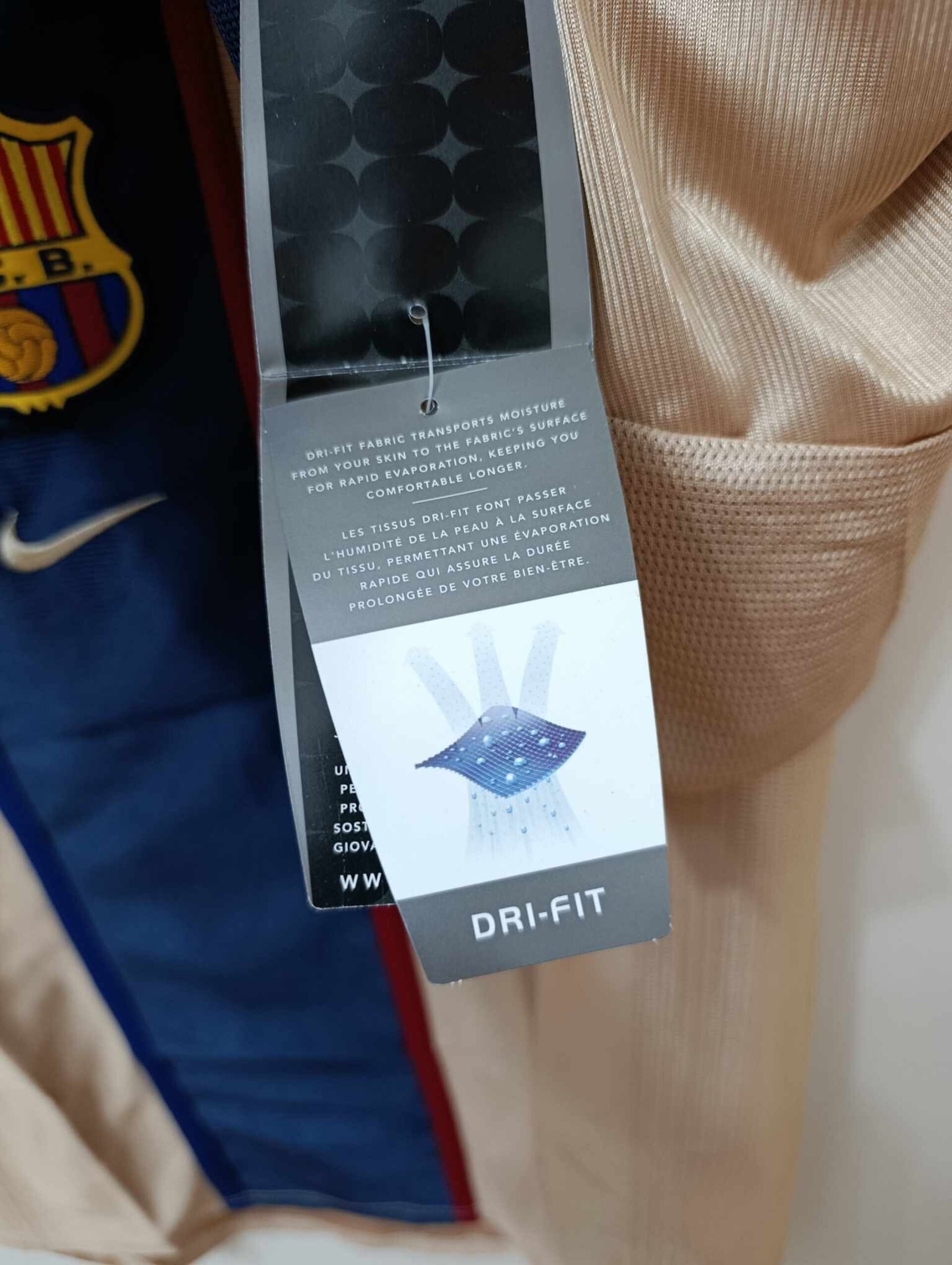 FC BARCELONA 2001-2002 away BNWT XS - 3