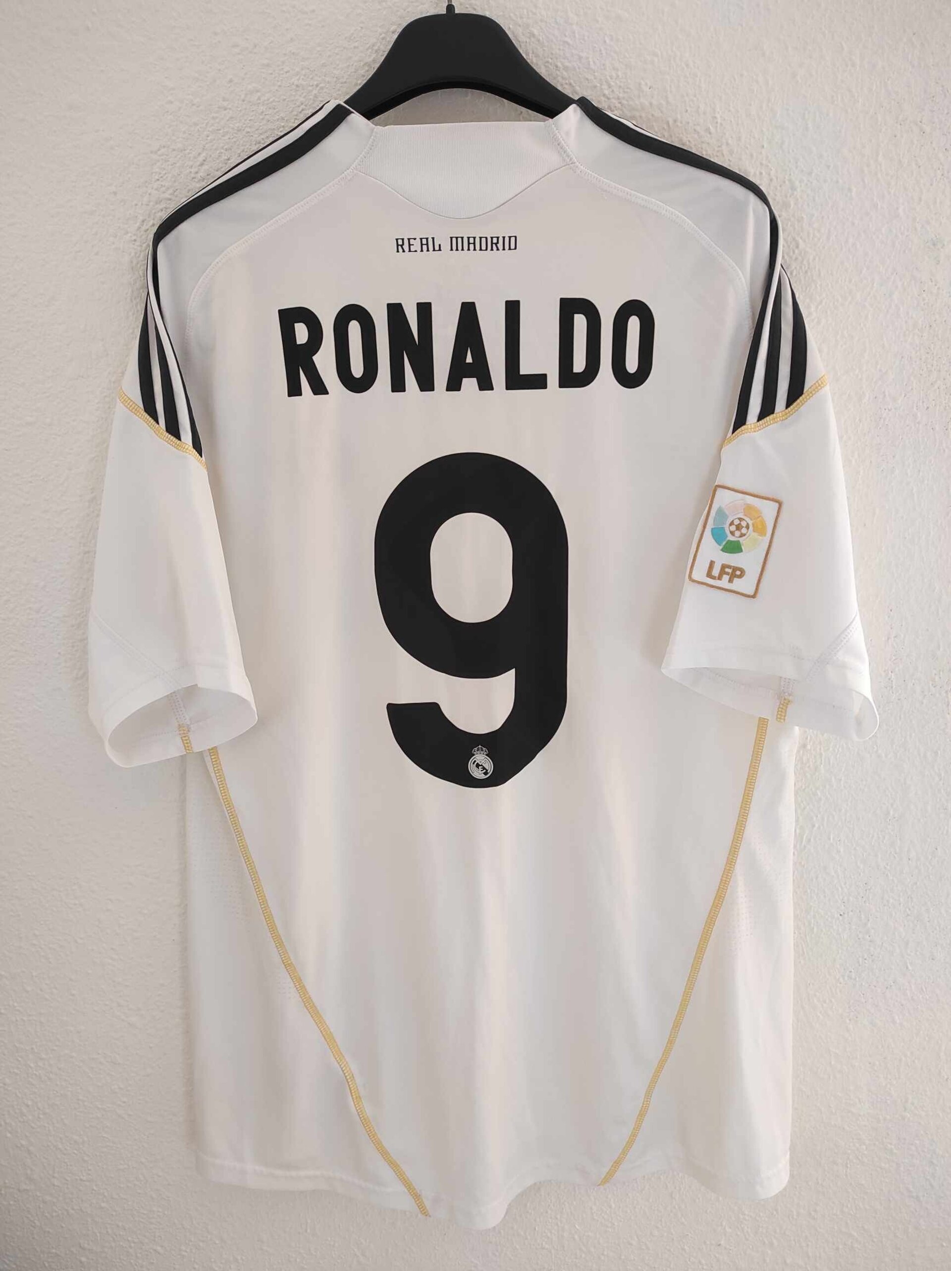 REAL MADRID 2009-2010 Cristiano Ronaldo 9 XL - 1