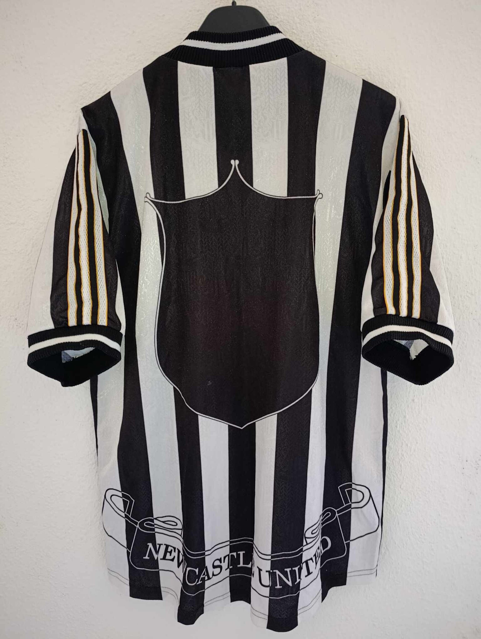 NEWCASTLE UNITED 1997-1998 M - 5