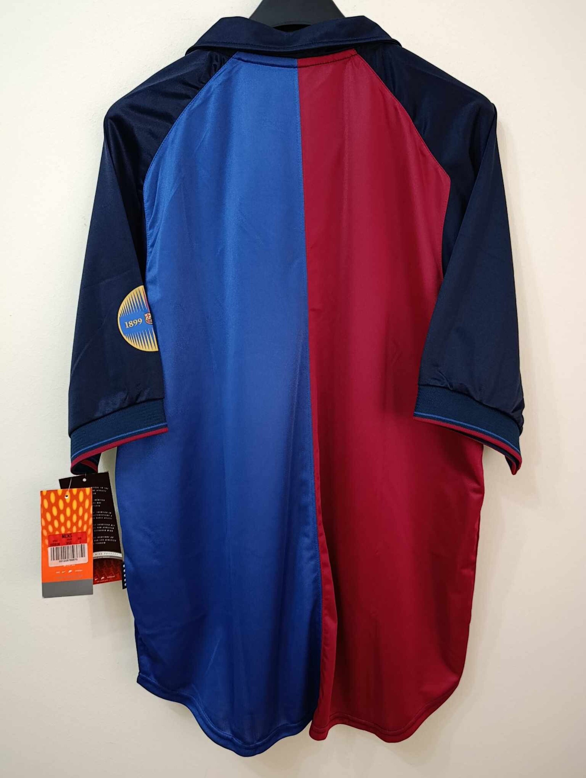 FC BARCELONA 1998-1999 Centenary BNWT L - 11