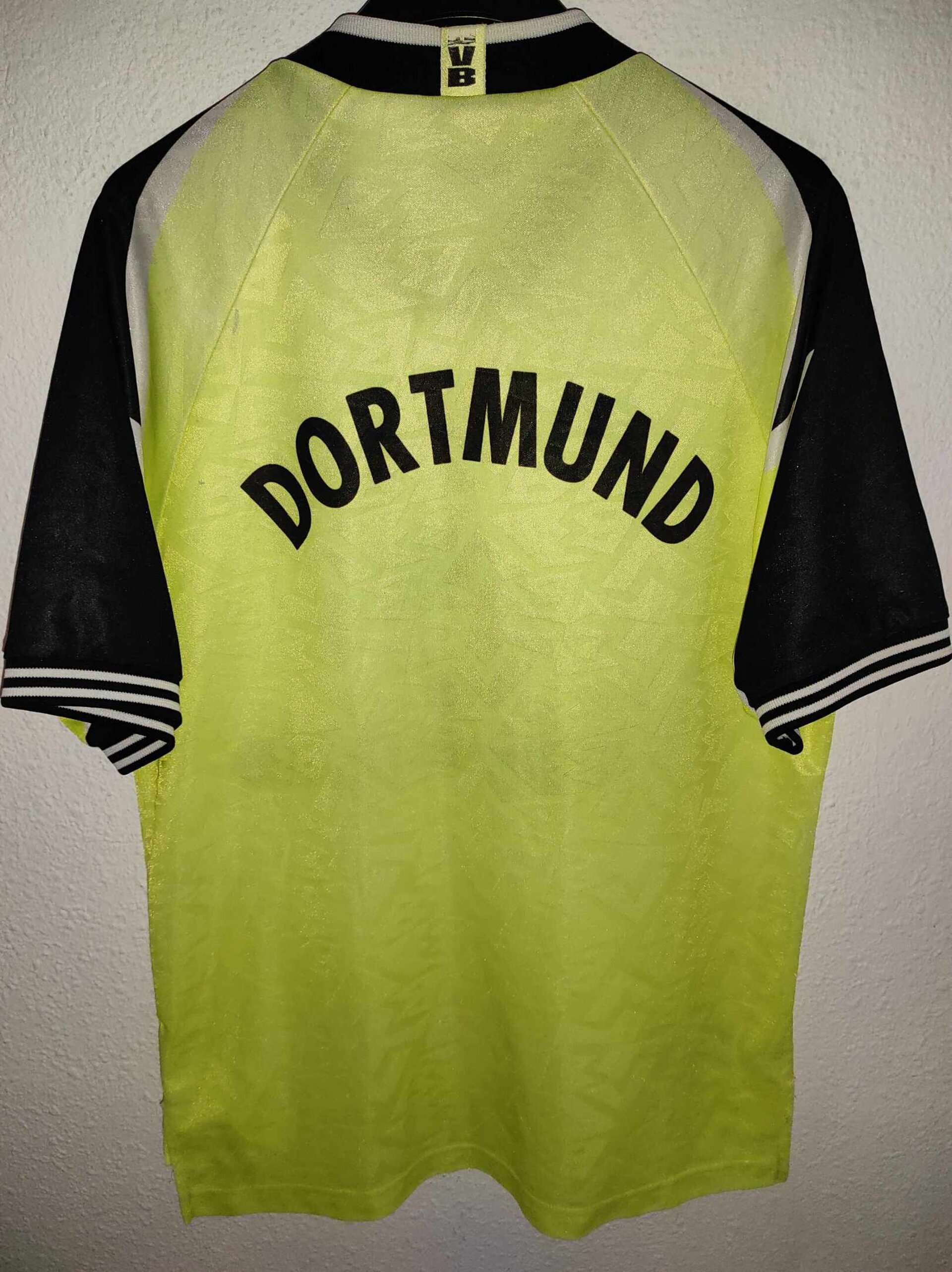 BORUSSIA DORTMUND 1995-1996 M - 10