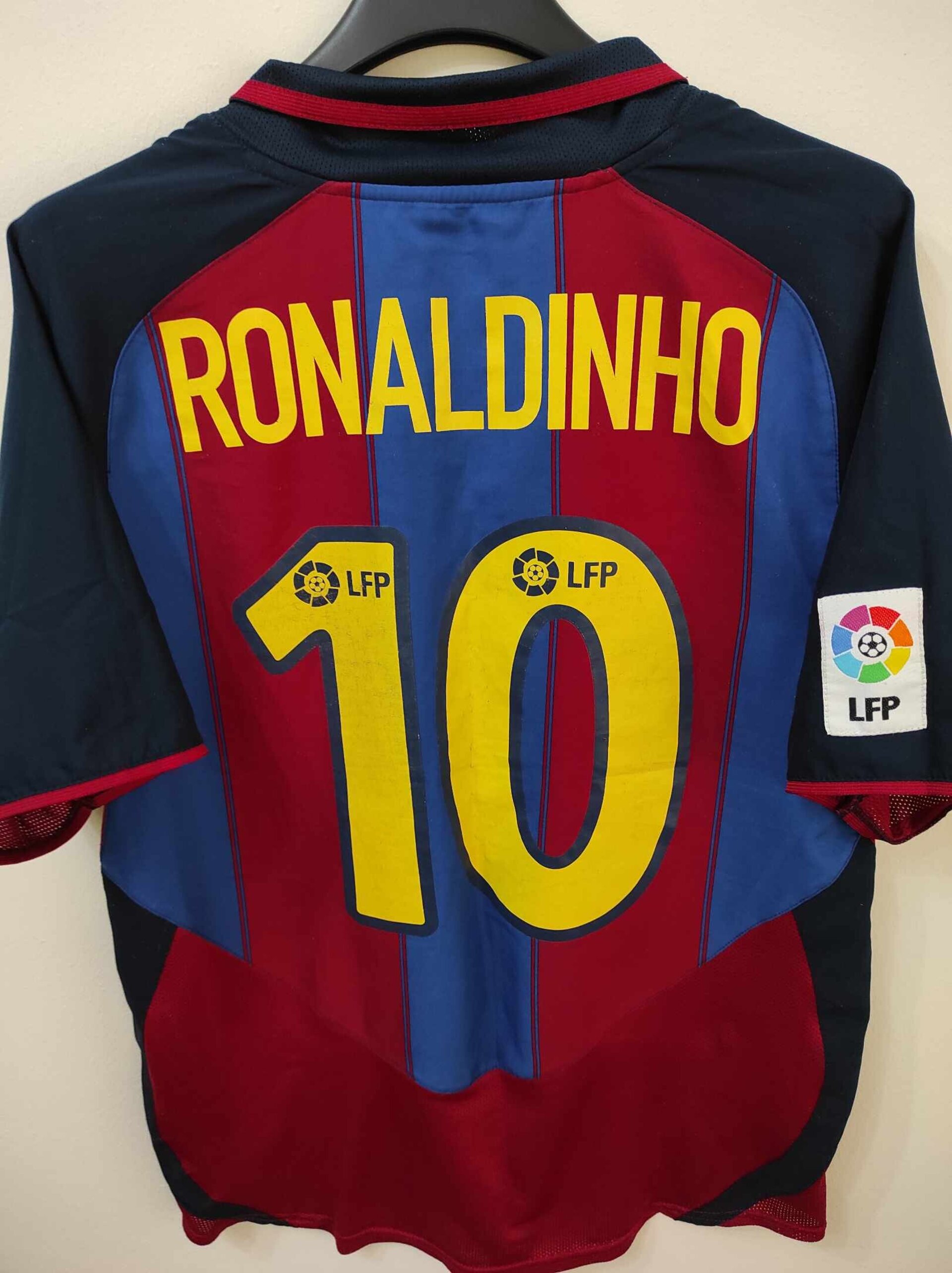 FC BARCELONA 2003-2004 Ronaldinho 10 S - 1