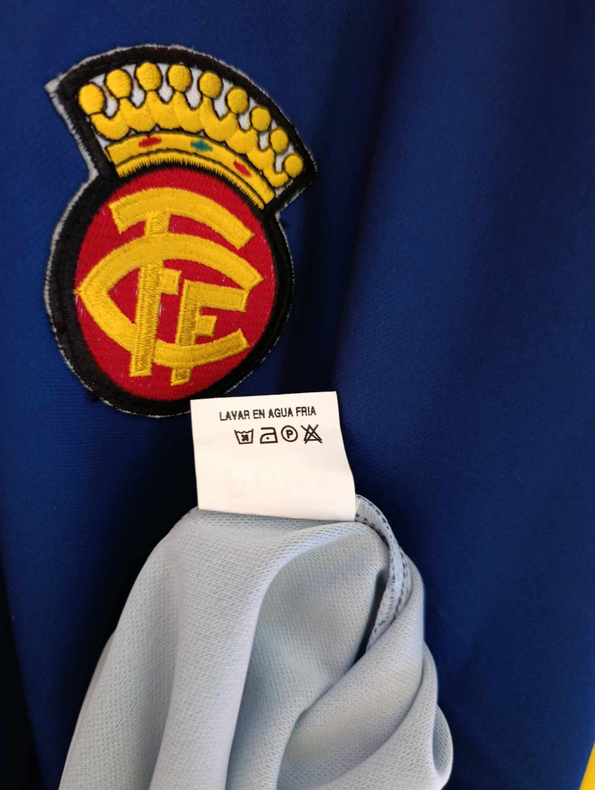 CATALUNYA 2002-2003 BNWT number 3 L - 8