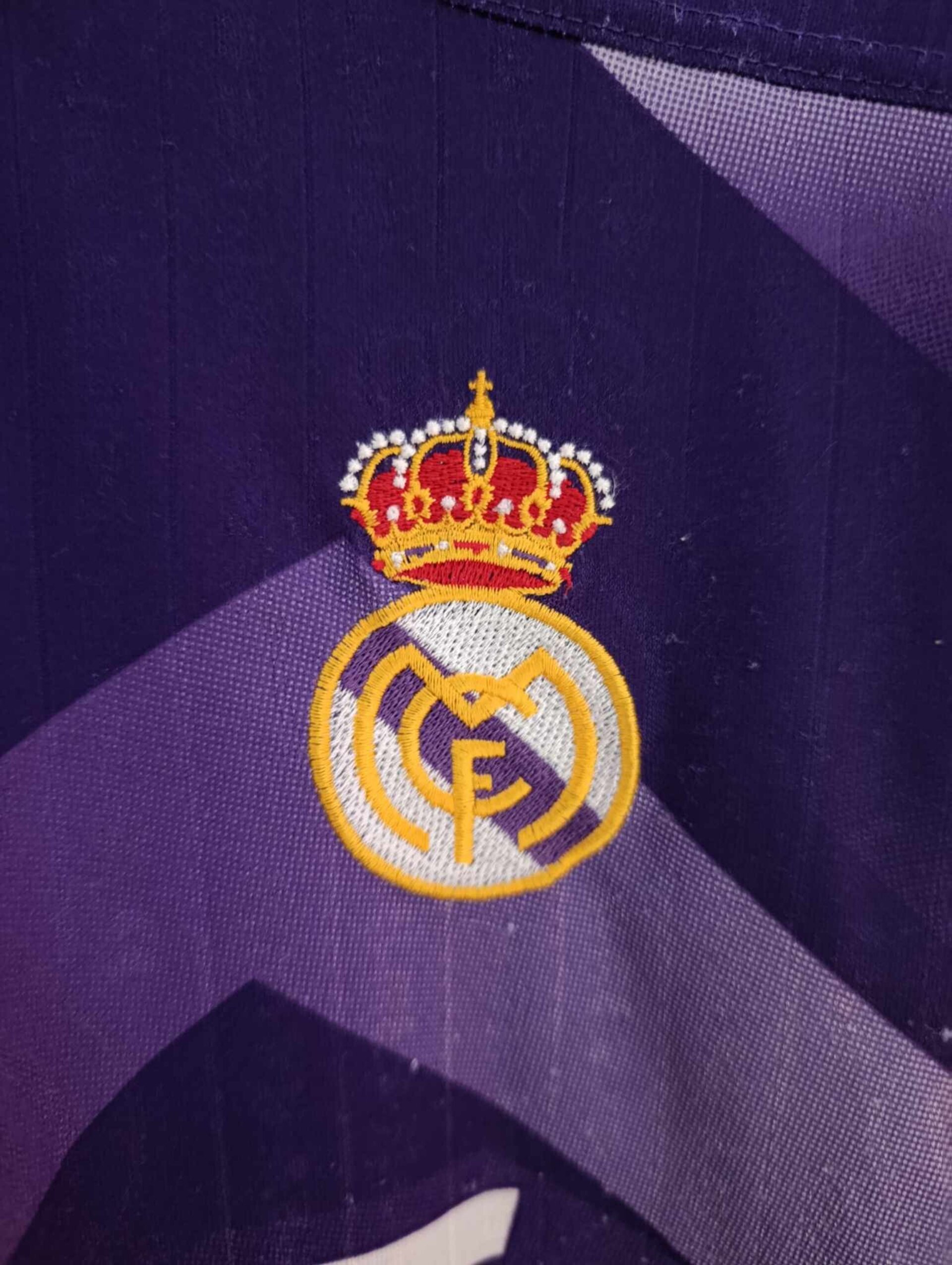 REAL MADRID 1996-1997 away Álvaro Benito 24 L - 7