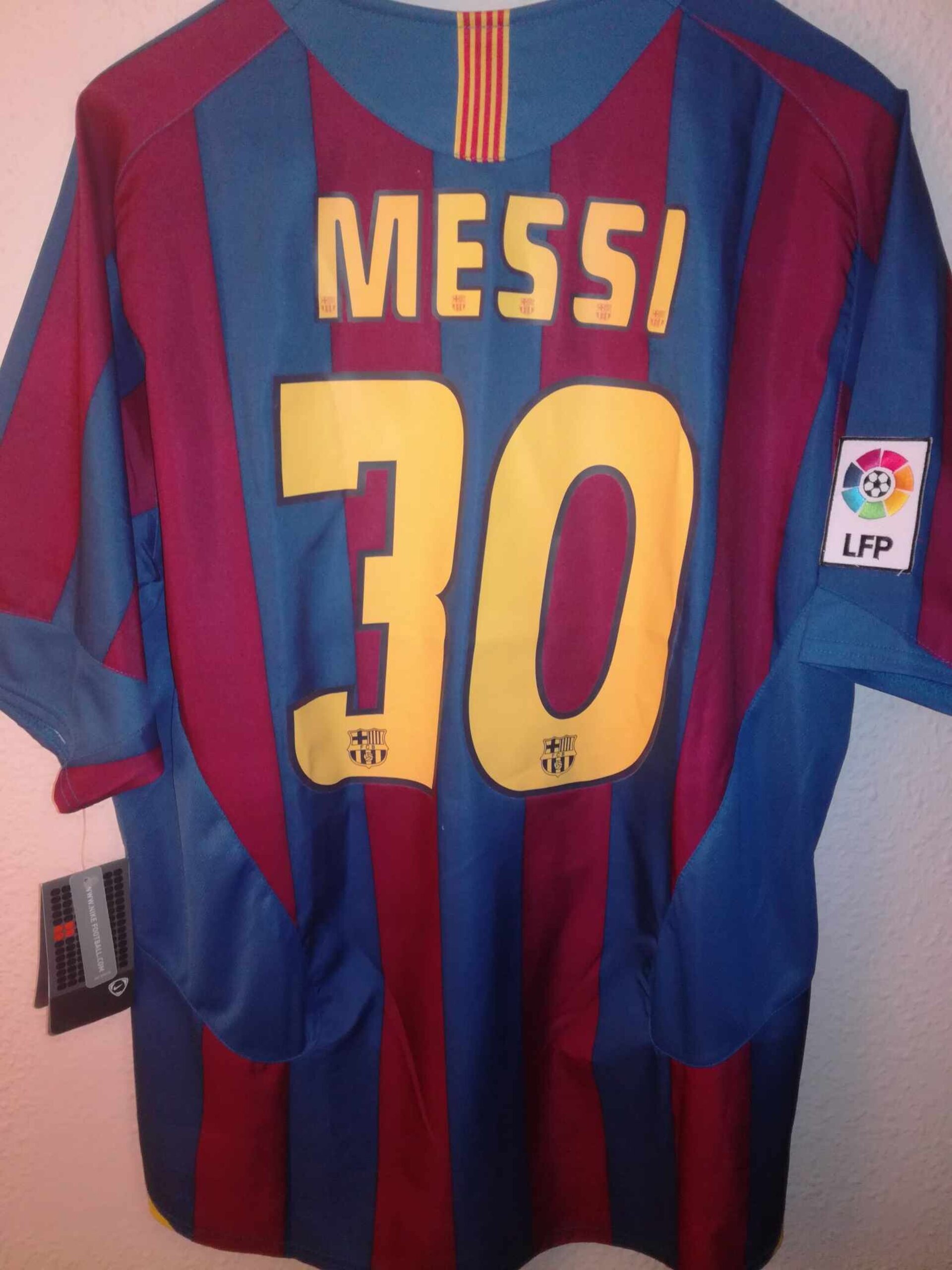 FC BARCELONA 2005-2006 Messi 30 BNWT XL - 1
