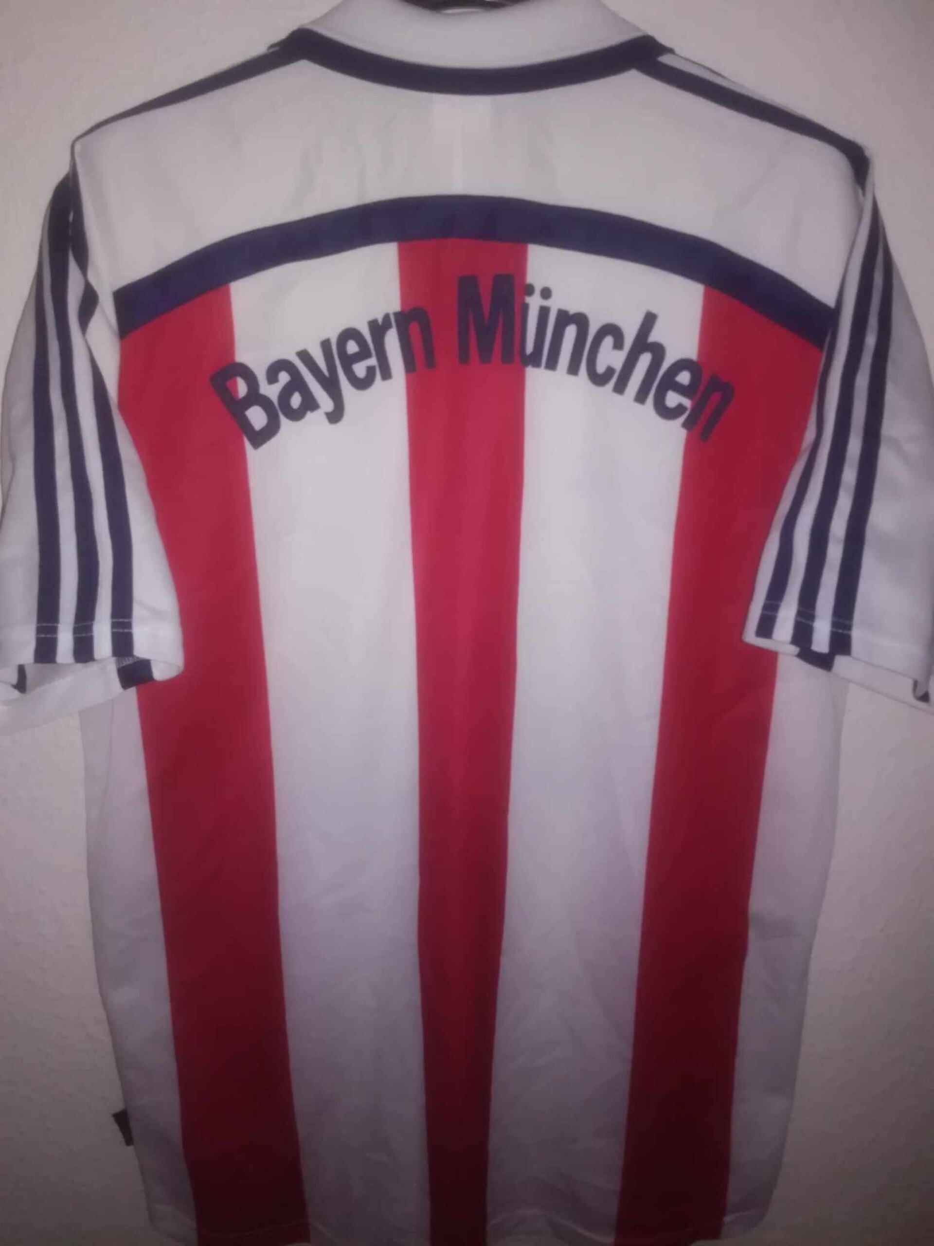 BAYERN MUNICH 2000-2001 M - 7